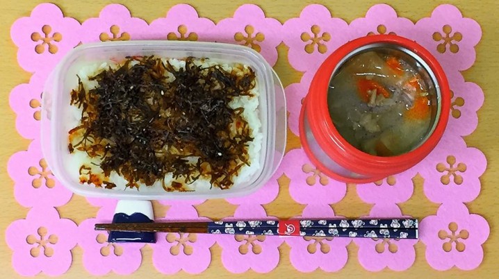Todays lunch is , rice with tsukuda-ni(food boiled in soy) and miso soup.