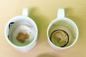 Cups with the stain of the coffee.
