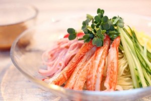 "Hiyashi chuka" with crab fish cake topping.
