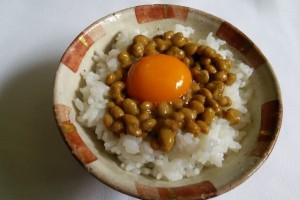 "Natto" and egg on the rice