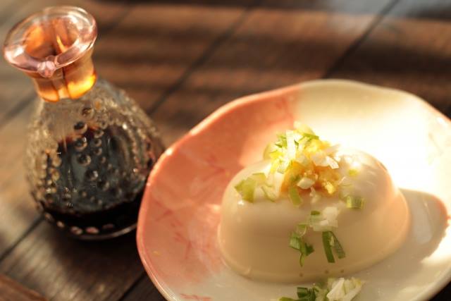 Hiya-yakko with soy sauce.