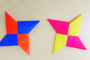 The most popular "shuriken" is made with 2 pieces of origami.