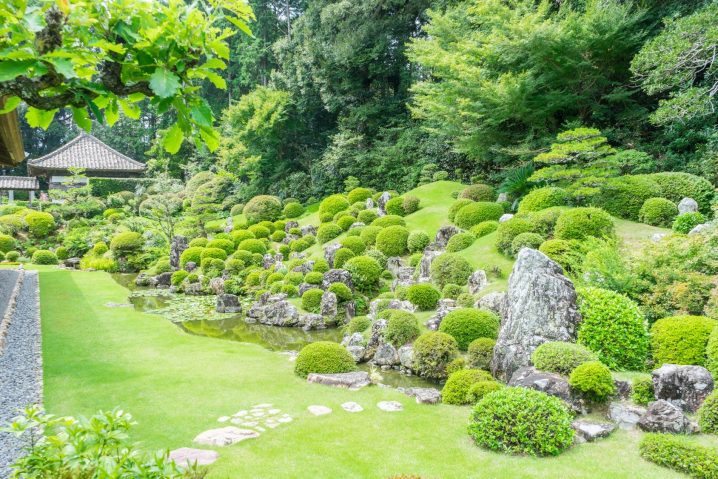 the garden in the "chisen kanshou" style